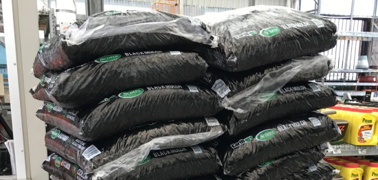 home depot and lowes bagged mulch